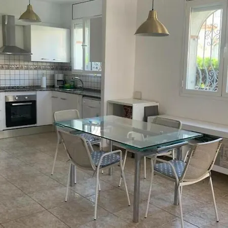 Casa Con Jardin Privado, Piscina Y Barbacoa En - Es-9-166 *