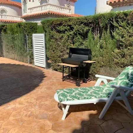 Casa Con Jardin Privado, Piscina Y Barbacoa En - Es-9-166 * Miami Playa